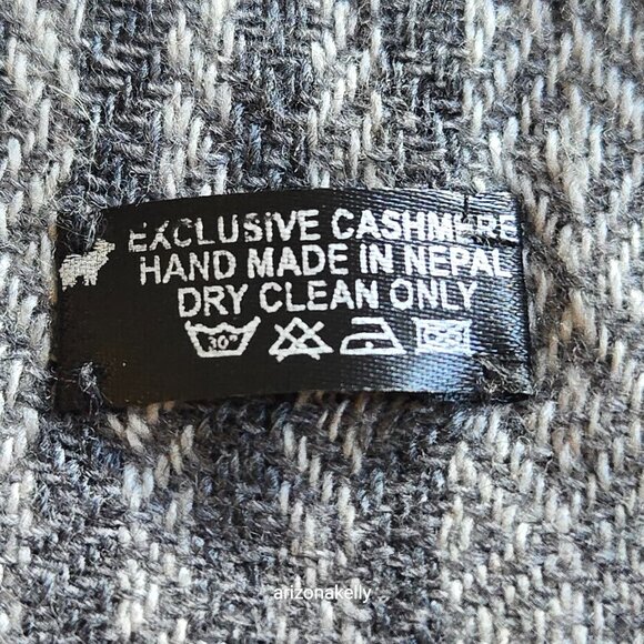 NWOT Cashmere Scarf Light and Dark Grey Stripe Diamond Weave - Picture 3 of 14